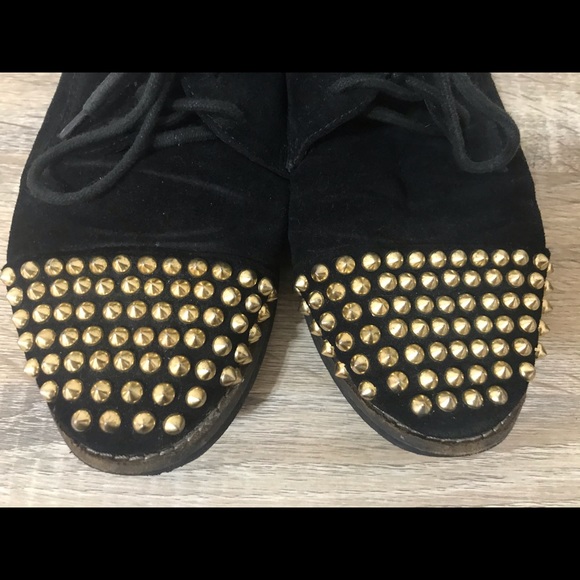 Steve Madden Gold & Black Spiked Shoes - Picture 3 of 4